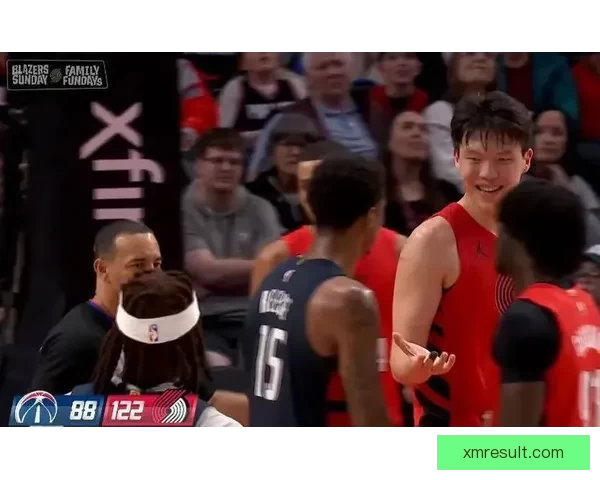 杨瀚森6+4遭针对被对手抱摔放倒却吃技术犯规 球迷怒吼裁判判罚不公